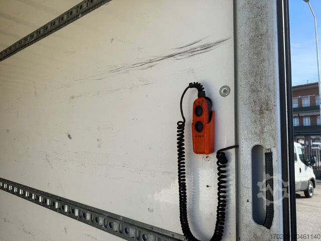 Autocarro con cassone Iveco eurocargo 160-280