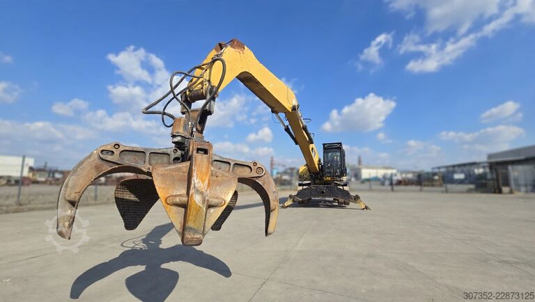 Mobile excavator Caterpillar M322D