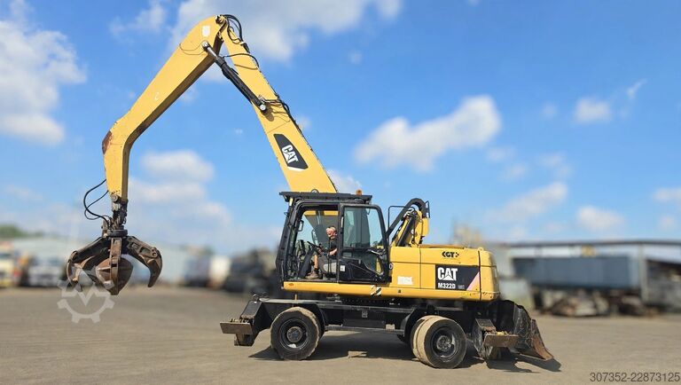 Mobile excavator Caterpillar M322D