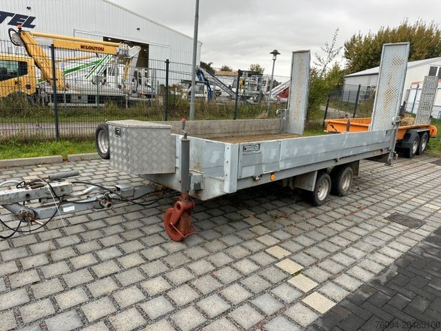 Nízkoložný přívěs BEYER BMH 30.4 Tieflader Rampen NL 2,1to