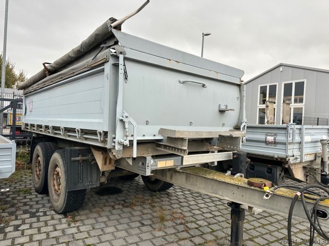 Remorcă basculantă trilaterală SCHMITZ CARGOBULL ZKI 18 Tandem 3-Seitenkipper