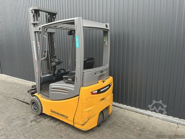 Elektromos háromkerekű targonca Jungheinrich EFG216k