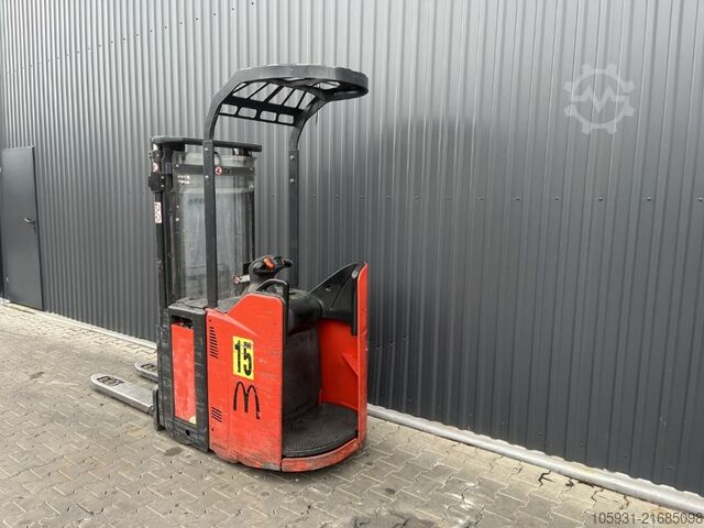 Stand-on stacker Linde D14SP