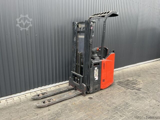 Stand-on stacker Linde D14SP