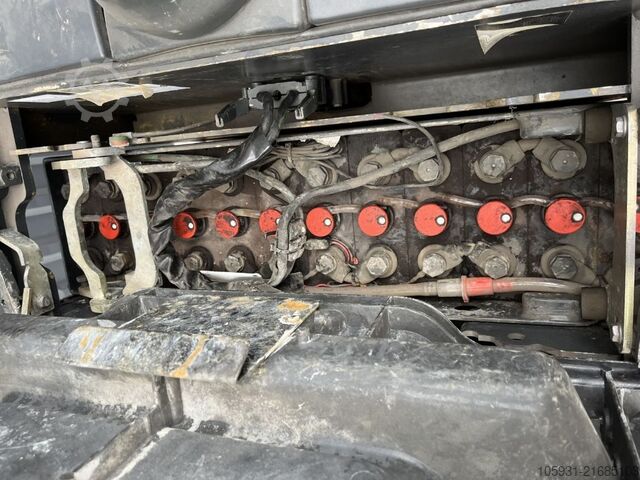 Stand-on stacker Linde D14SP