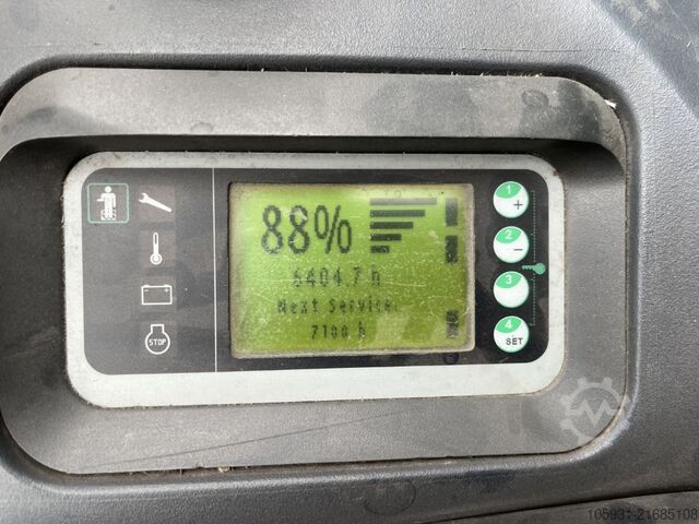 Stand-on stacker Linde D12SP