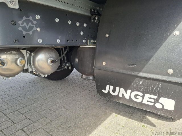 Lastbil med flak IVECO Eurocargo 140E28/FP / Automatik