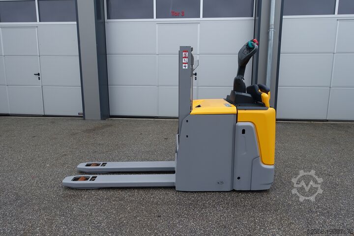 Chariot élévateur à grande levée Jungheinrich ERD220 Hochhubwagen Mitfahrer Initialhub