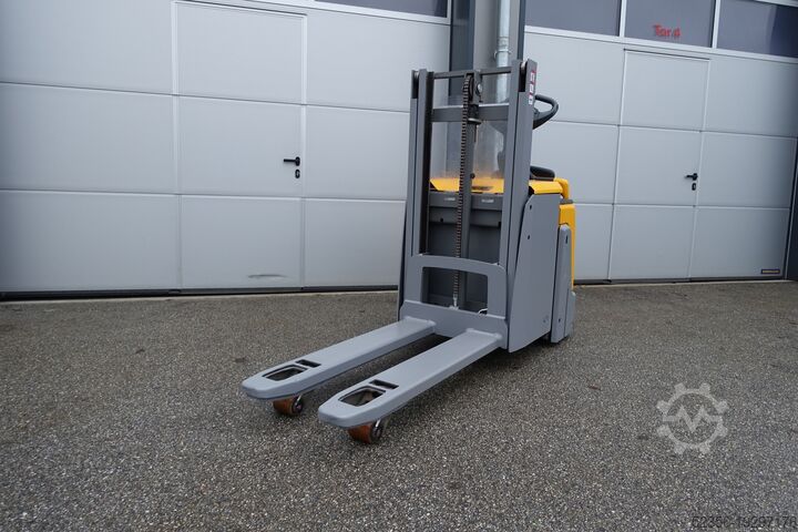 Chariot élévateur à grande levée Jungheinrich ERD220 Hochhubwagen Mitfahrer Initialhub