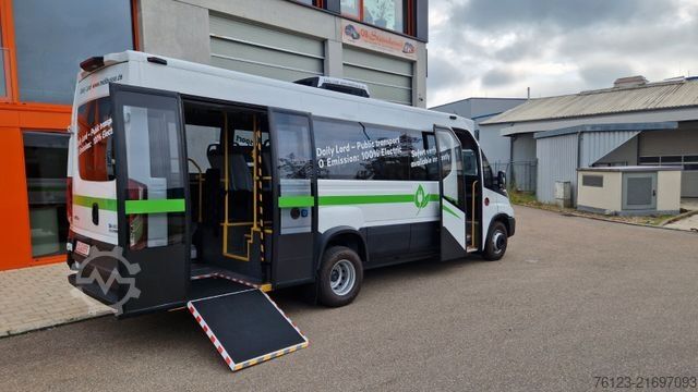 City bus IVECO Daily Heckniederflur Elektro City Stock