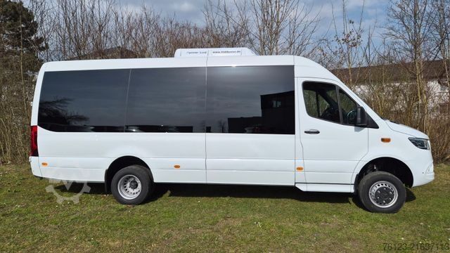 Minibus MERCEDES-BENZ 519  Allrad 4 x 4 Lagerfahrzeug Stock 20 Sitzer