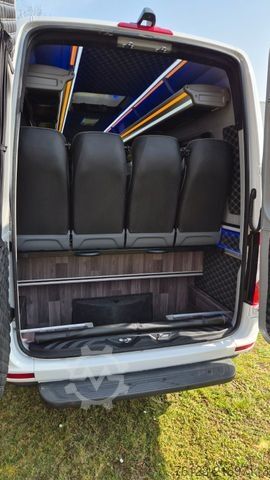 Minibus MERCEDES-BENZ 519  Allrad 4 x 4 Lagerfahrzeug Stock 20 Sitzer