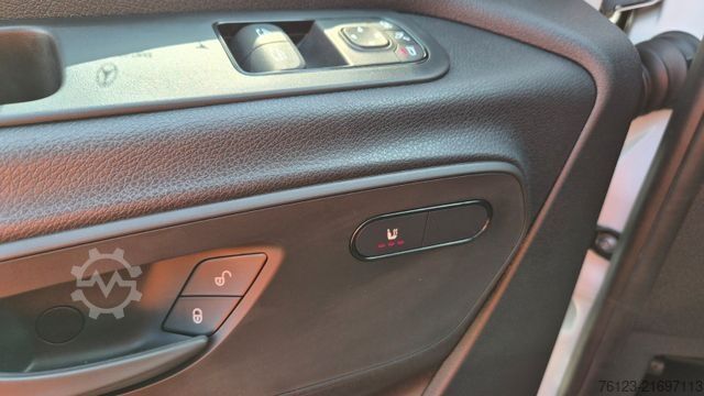 Minibus MERCEDES-BENZ 519  Allrad 4 x 4 Lagerfahrzeug Stock 20 Sitzer