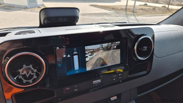 Minibus MERCEDES-BENZ 519  Allrad 4 x 4 Lagerfahrzeug Stock 20 Sitzer