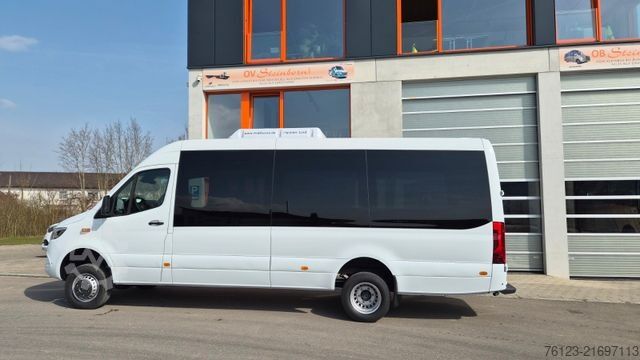 Minibus MERCEDES-BENZ 519  Allrad 4 x 4 Lagerfahrzeug Stock 20 Sitzer
