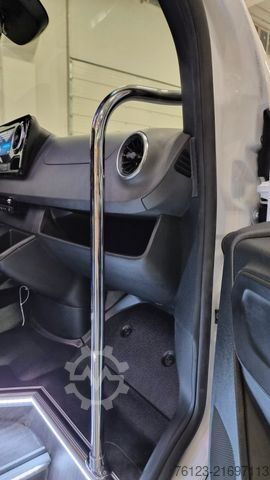 Minibus MERCEDES-BENZ 519  Allrad 4 x 4 Lagerfahrzeug Stock 20 Sitzer