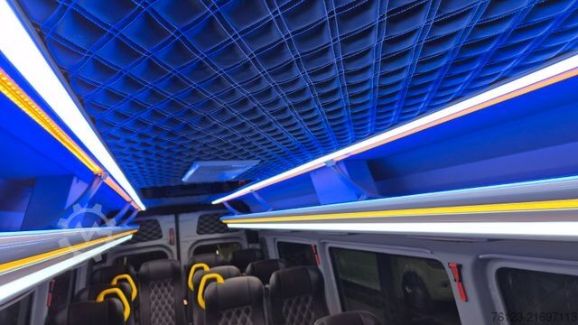 Minibus MERCEDES-BENZ 519  Allrad 4 x 4 Lagerfahrzeug Stock 20 Sitzer