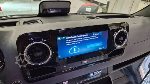 Minibus MERCEDES-BENZ 519  Allrad 4 x 4 Lagerfahrzeug Stock 20 Sitzer