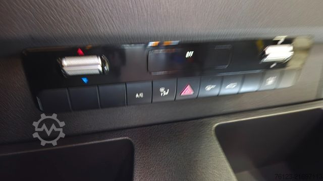 Minibus MERCEDES-BENZ 519  Allrad 4 x 4 Lagerfahrzeug Stock 20 Sitzer