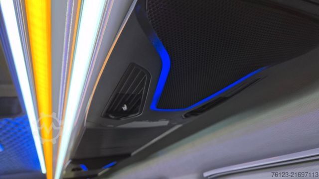 Minibus MERCEDES-BENZ 519  Allrad 4 x 4 Lagerfahrzeug Stock 20 Sitzer