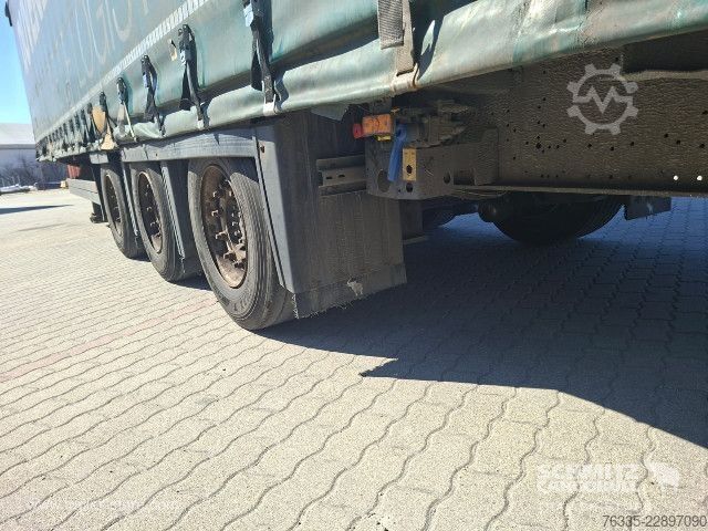 Åben sættevogn med presenning Schmitz Cargobull Curtainsider Mega