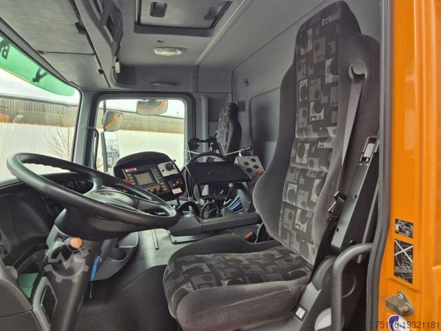 Silniční zametač MERCEDES-BENZ Actros 2032 A 4x4 Bucher STKF 9500 Airport 30x