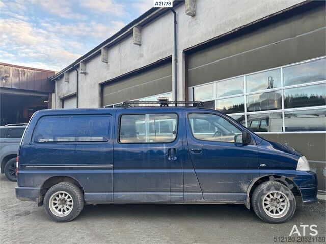 Panel van Toyota Hiace 4x4 – long version