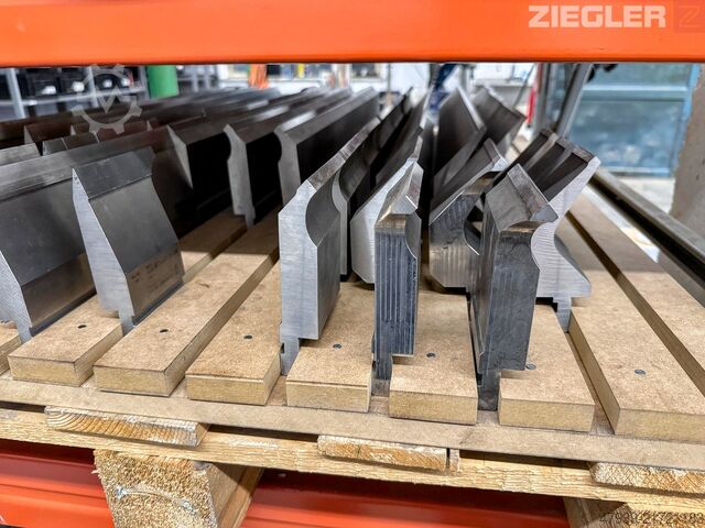 Hidraulikus CNC élhajlító prés DENER XF 30125