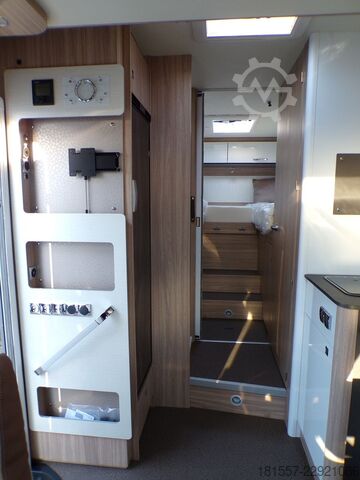 Half-integraal camper BÜRSTNER Limited T IT 727 G Hubbett, SAT, Markise