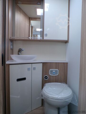 Half-integraal camper BÜRSTNER Limited T IT 727 G Hubbett, SAT, Markise