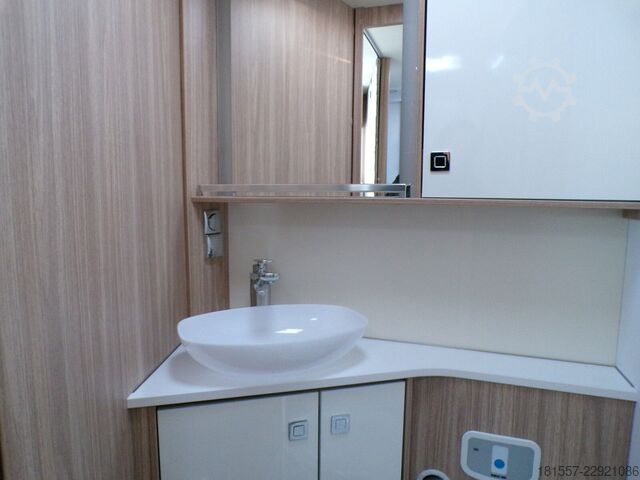 Half-integraal camper BÜRSTNER Limited T IT 727 G Hubbett, SAT, Markise