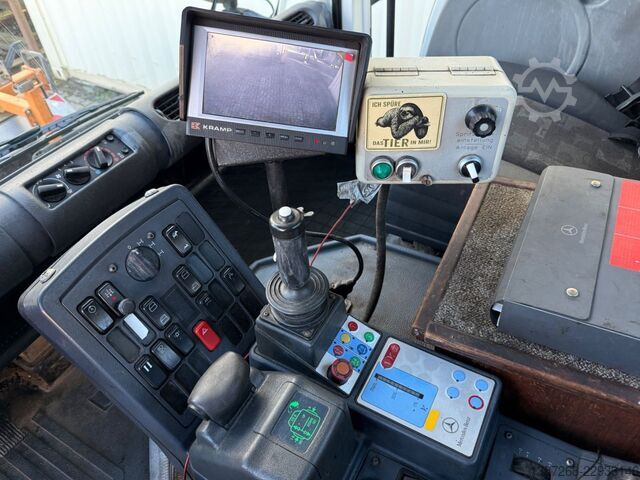 Dostosowany van UNIMOG U400 mit Breining U2000 Bitumenspritze + Besen