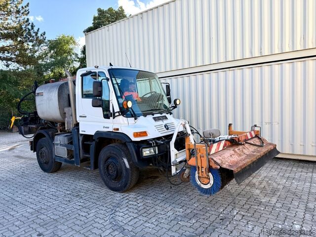 Asfalt plent Unimog U400 mit Bitumspritze Breining + Besen
