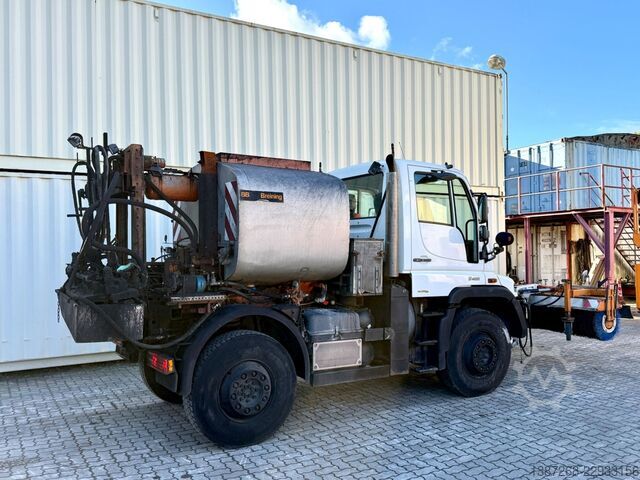 Asfalt plent Unimog U400 mit Bitumspritze Breining + Besen