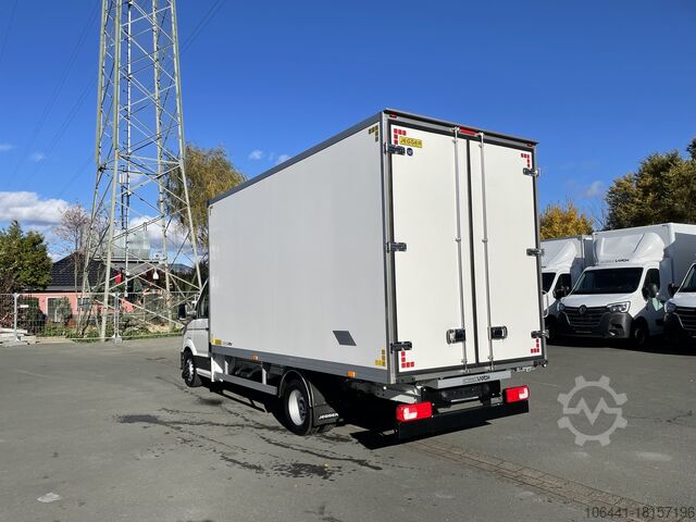 Transporter sa koferom VW Crafter Möbelkoffer