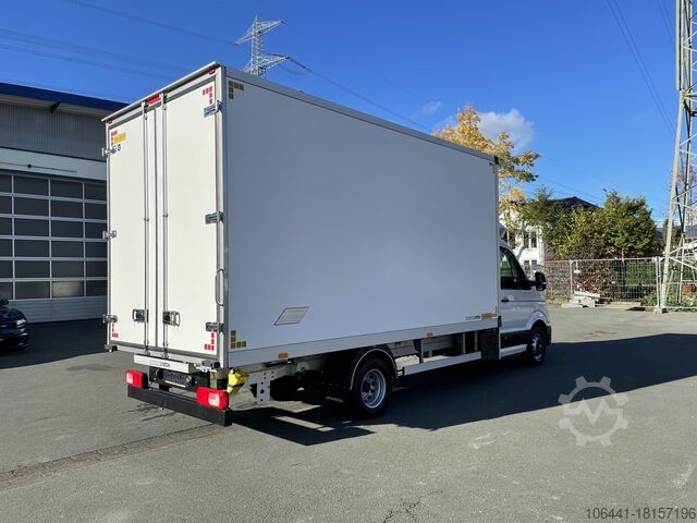 Transporter sa koferom VW Crafter Möbelkoffer