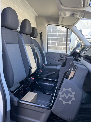 Transporter sa koferom VW Crafter Möbelkoffer