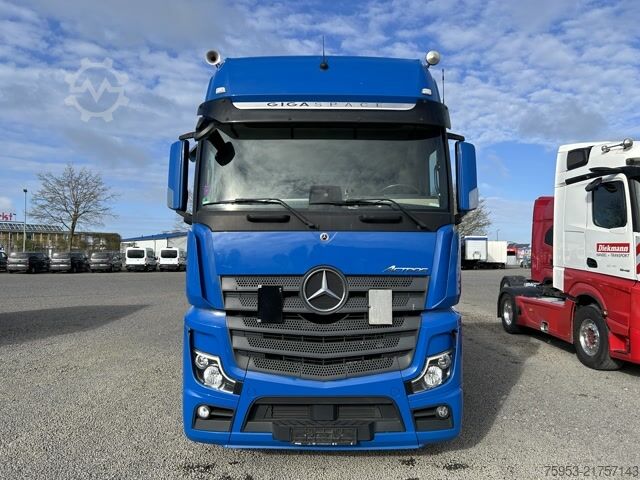Standardní tahač Mercedes Benz 1851 LS Gigaspace Standklima Retarder