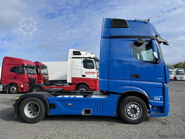 Standardní tahač Mercedes Benz 1851 LS Gigaspace Standklima Retarder