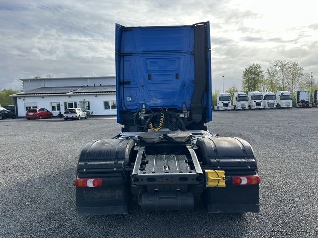 Standardní tahač Mercedes Benz 1851 LS Gigaspace Standklima Retarder