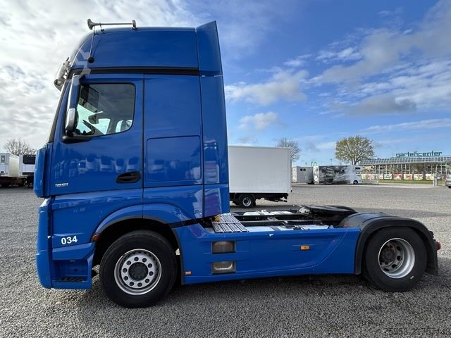 Standardní tahač Mercedes Benz 1851 LS Gigaspace Standklima Retarder