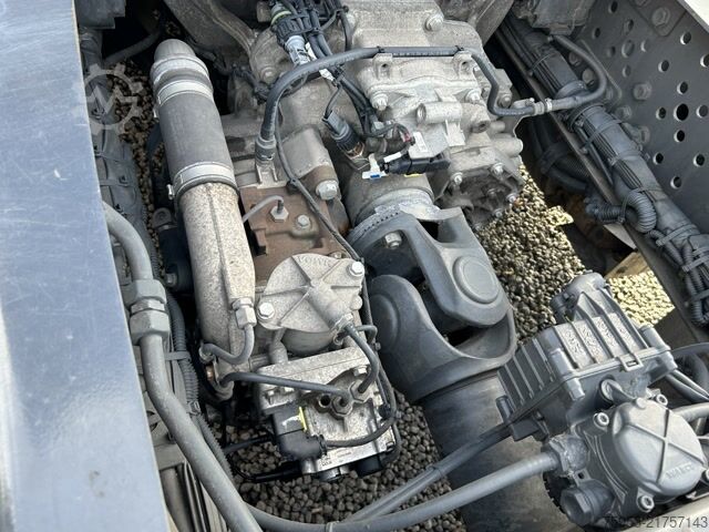 Standardní tahač Mercedes Benz 1851 LS Gigaspace Standklima Retarder