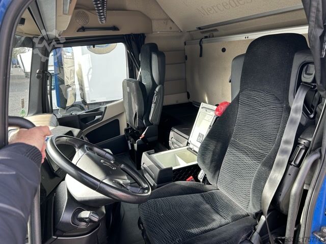 Standardní tahač Mercedes Benz 1851 LS Gigaspace Standklima Retarder