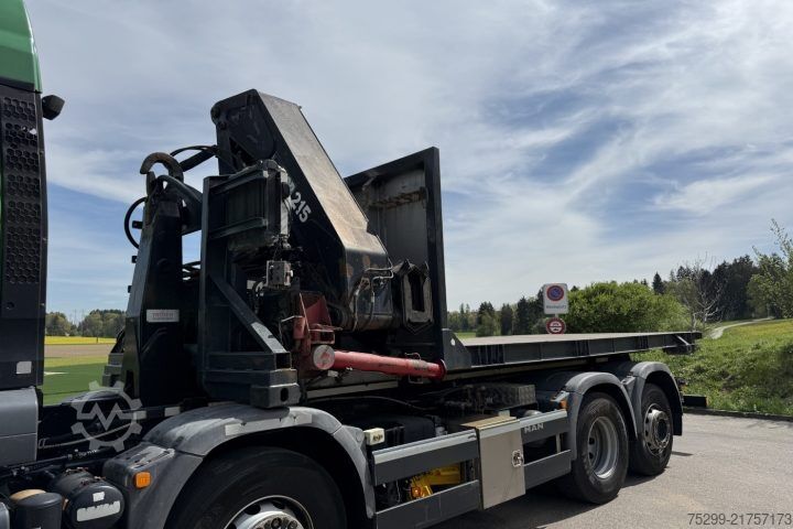 Grua montada em camião  215-3/40 für Hakengerät & BDF Twistlock