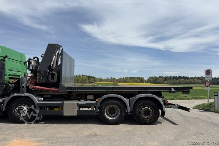 Grua montada em camião  215-3/40 für Hakengerät & BDF Twistlock