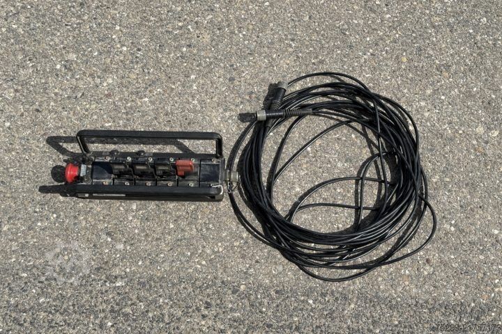 Grua montada em camião  215-3/40 für Hakengerät & BDF Twistlock