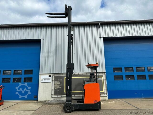 Vnější reach truck BT RRE160HR s vážicím systémem RAVAS BT RRE160HR