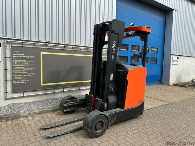 Vnější reach truck BT RRE160HR s vážicím systémem RAVAS BT RRE160HR
