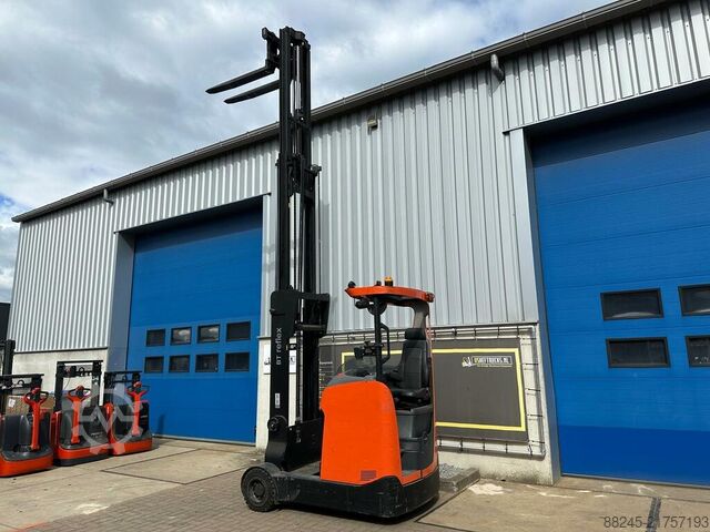 Vnější reach truck BT RRE160HR s vážicím systémem RAVAS BT RRE160HR