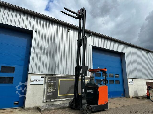 Vnější reach truck BT RRE160HR s vážicím systémem RAVAS BT RRE160HR